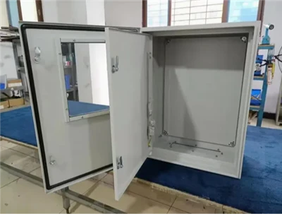 Phab Ntsa Mount Enclosure Box nrog lub qhov rooj sab hauv